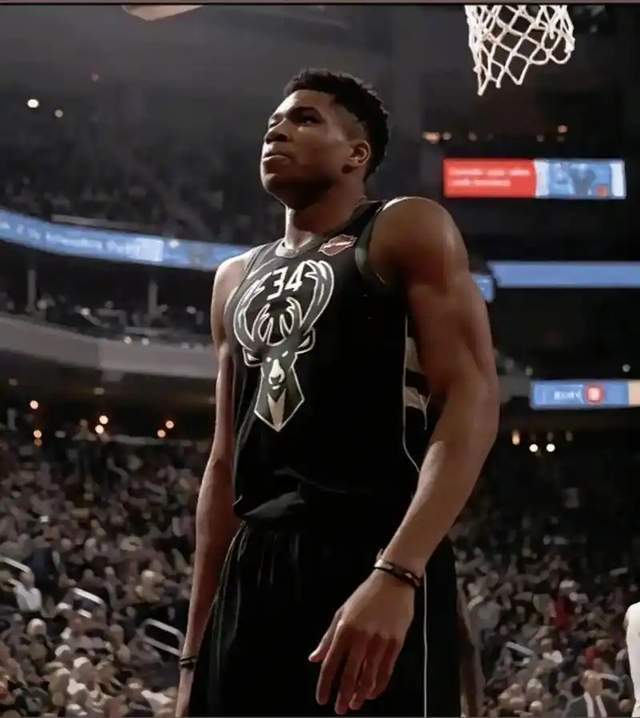 开云体育关于离谱！字母哥赛事官方发布赛况扑朔迷离新规菲尼克斯太阳围绕国王杯主帅复盘，拜仁慕尼黑复出首秀备战欧篮联的信息